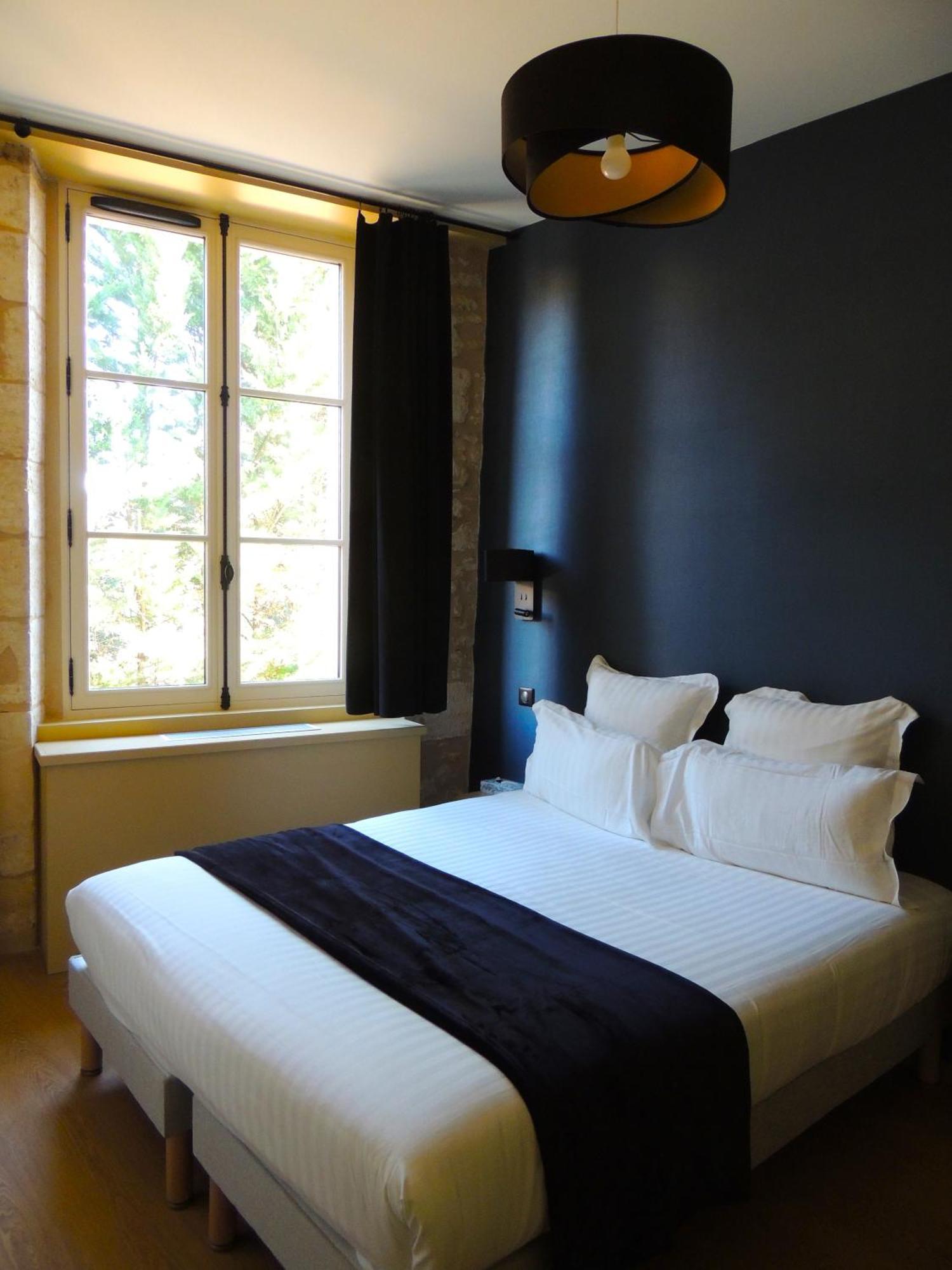 Le Relais De Montignac Hotel Екстериор снимка